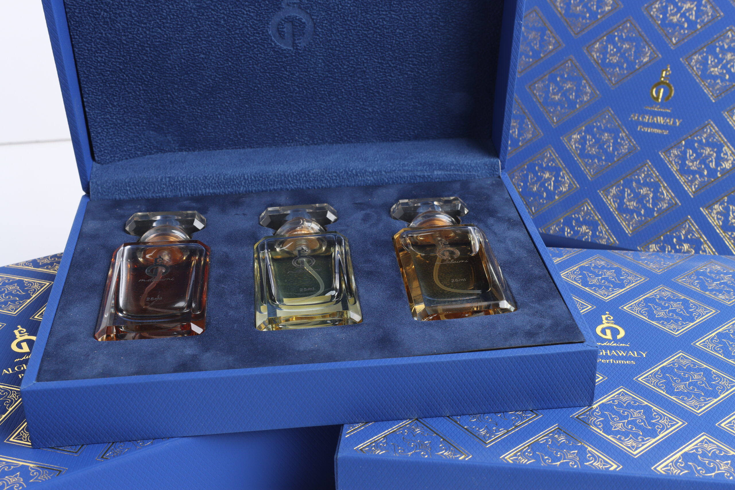 Gift Box S-4 صندوق الهدايا